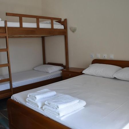Parissas Hotel Tsotilion Екстер'єр фото