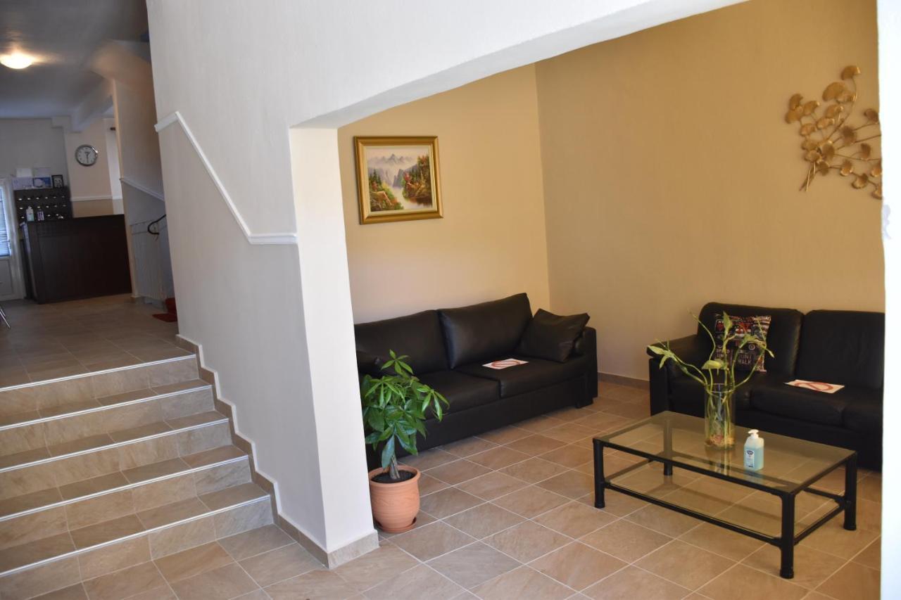 Parissas Hotel Tsotilion Екстер'єр фото