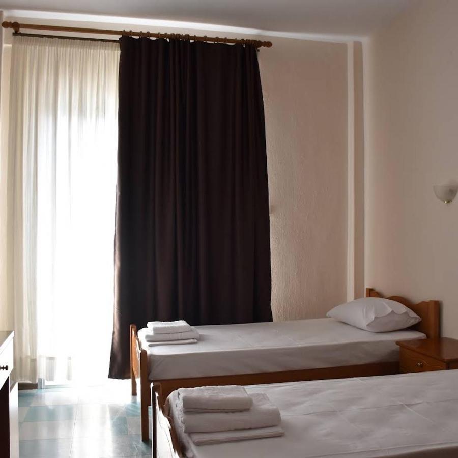 Parissas Hotel Tsotilion Екстер'єр фото