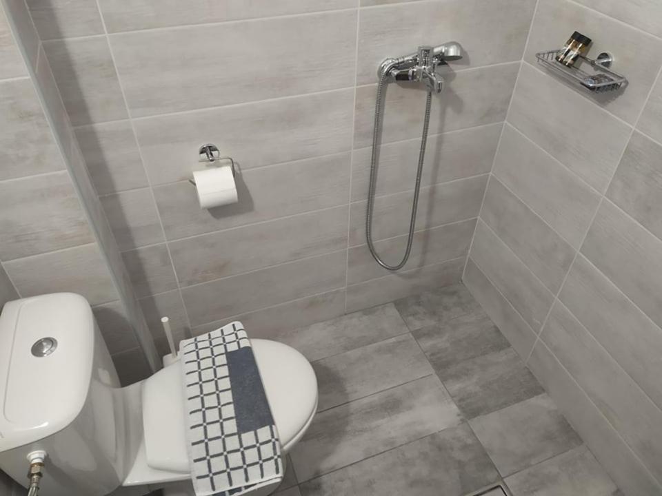 Parissas Hotel Tsotilion Екстер'єр фото